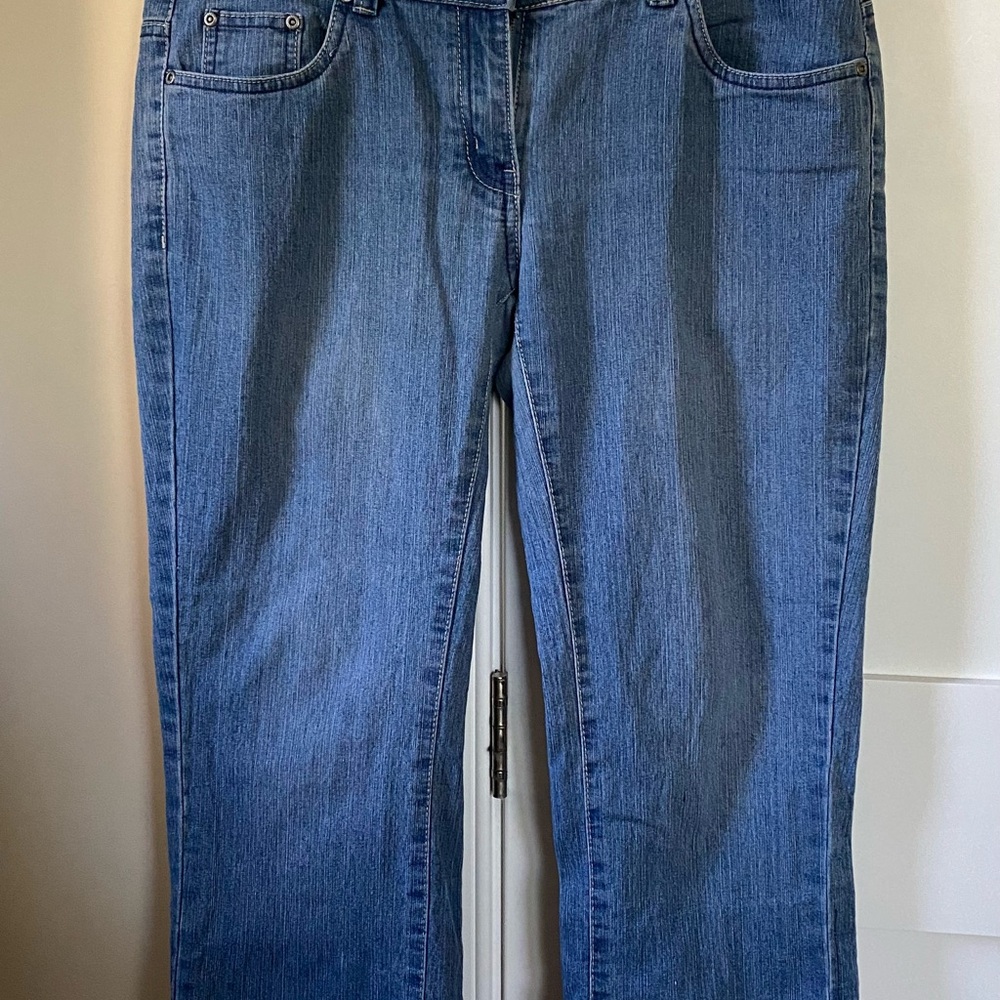 Wide leg cropped denim jeans